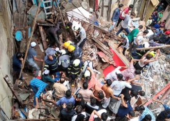 2 killed in Maharashtra building collapse