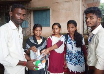 Balasore girls send rakhis to jawans