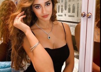 Disha Patani looks stunning in black top; See pics