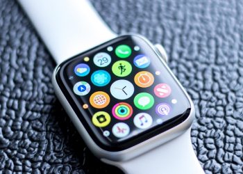 Apple Watch Series 5 to use OLED display