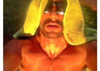 Ranveer Singh's shirtless pic gives chilling vibes