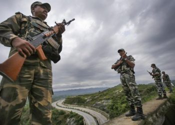 The latest round of firing and shelling from Pakistan ended nearly a week-long lull in the shelling along the LoC. (Representational image)