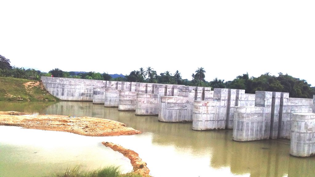 2 yrs on, minor irrigation dam still incomplete