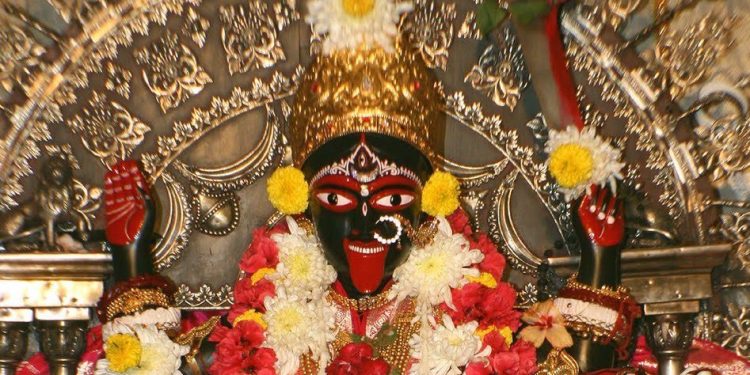 In this temple, Maa Kali’s statue mysteriously changes its position