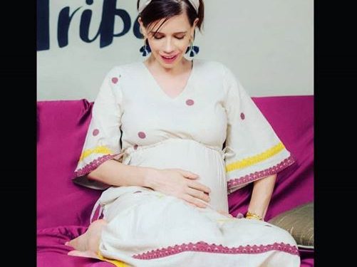 Gully Boy actress Kalki Koechlin flaunts baby bump; shares picture