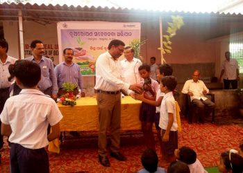 33 school participate in ‘One Child, One Sapling’