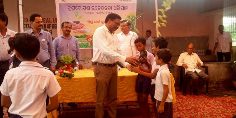 33 school participate in ‘One Child, One Sapling’