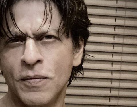 Keep love flowing: SRK on reaching 39 mn fans on Twitter