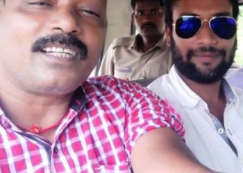 IIC transferred for clicking selfie with murder accused