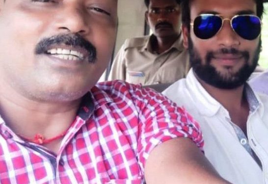 IIC transferred for clicking selfie with murder accused