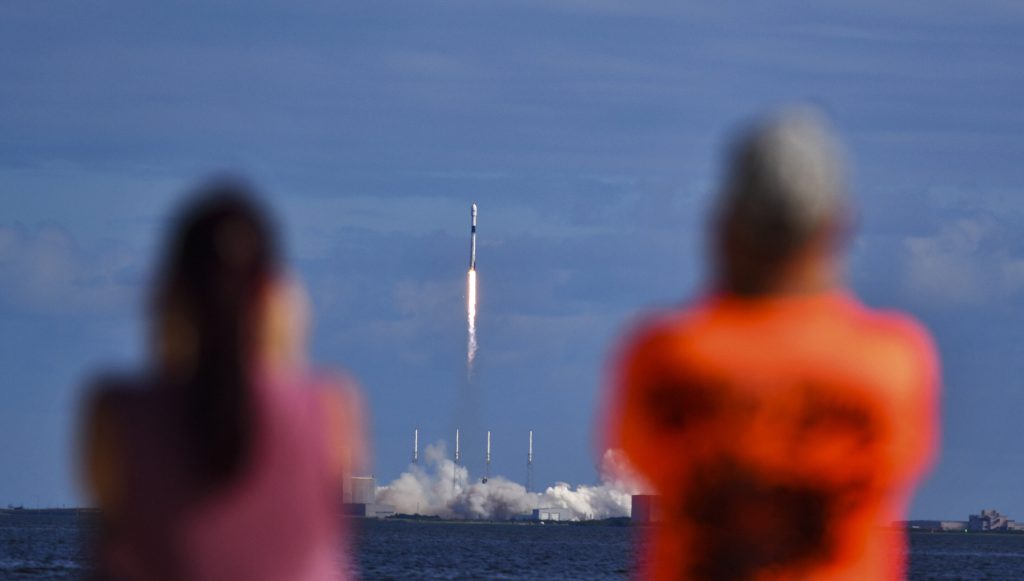 SpaceX launches 60 mini satellites for cheaper global Internet