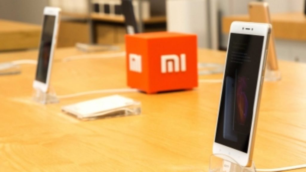 Xiaomi patents a phone with secondary rear display, quad cameras