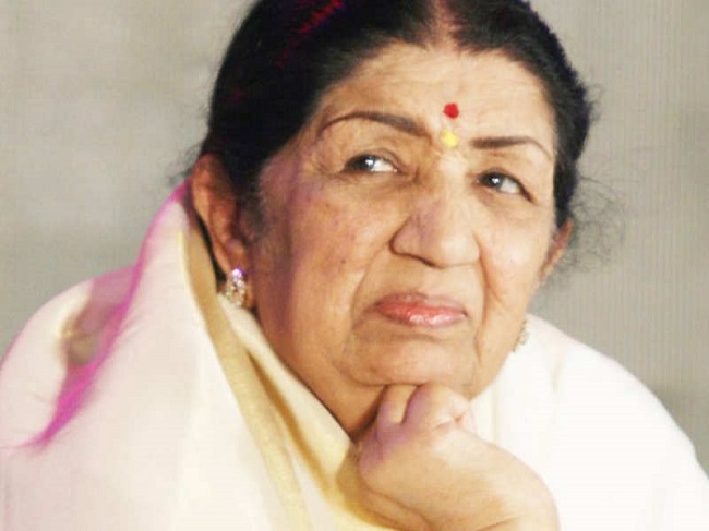 Lata Mangeshkar hospitalised after breathing problem - OrissaPOST