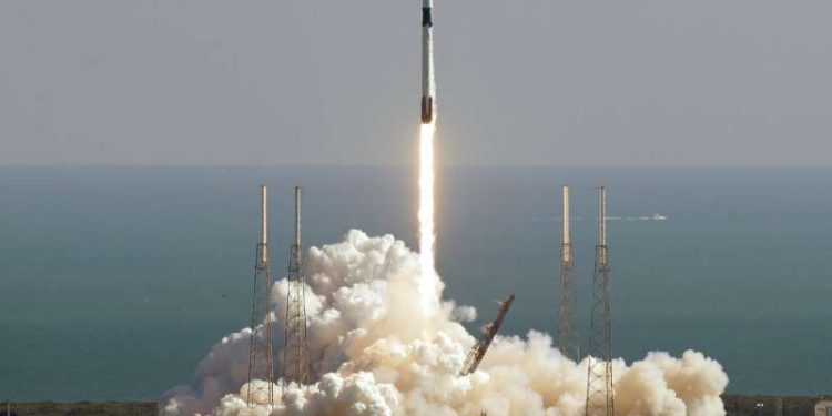 SpaceX spacecraft with 'mighty mice' launches to space station