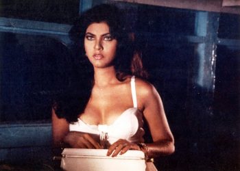 Happy birthday Kimi Katkar; The ‘Jumma Chumma De De’ girl disappeared from films