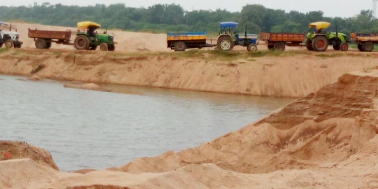 Sand smuggling in progress