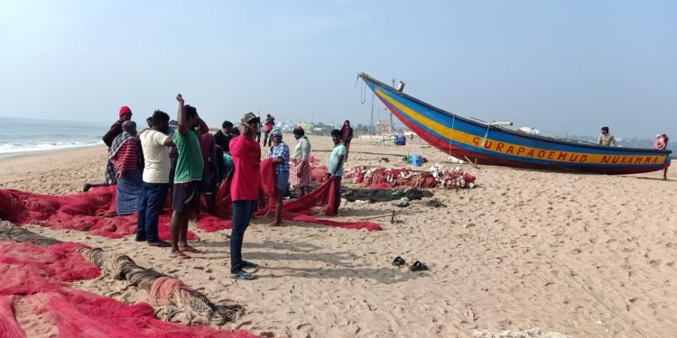 Gopalpur Sea, fishermen, Fishing equipment