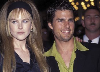 SYDNEY - FEBRUARY:  ACTORS NICOLE KIDMAN AND TOM CRUISE AT THE 'TO DIE FOR' FILM PREMIERE IN SYDNEY. (Photo by Patrick Riviere/Getty Images).