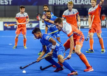 Tense midfield action during the India-Netherlands tie at the Kalinga Stadium in Bhubaneswsar, Sunday