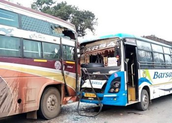 40 passengers hurt as buses collide