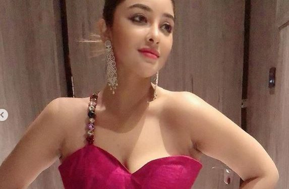 Actress Payal Ghosh looks elegance in classy gown; see pics