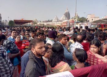 Tourists head to Puri on New Year’s Day