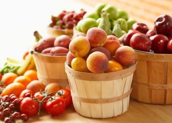 Higher fruits intake linked to fewer menopausal symptoms