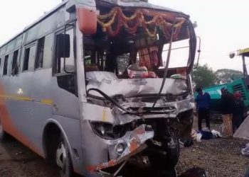 2 pilgrims killed, 35 injured as bus on way to Puri rams into truck