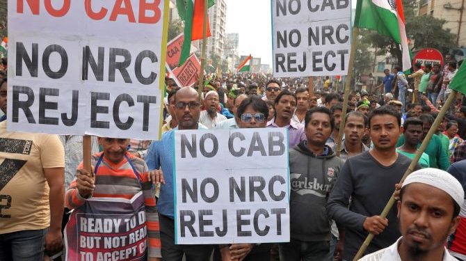 Demonstrators attend a protest march against the National Register of Citizens (NRC) and a new citizenship law, in Kolkata, India, December 17, 2019. REUTERS/Rupak De Chowdhuri - RC2ZWD9Y3QAN