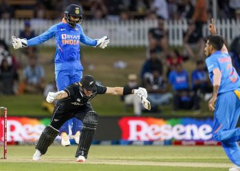 Yuzvendra Chahal sends Martin Guptill's bails flying during the 3rd ODI, Tuesday