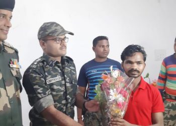 Dreaded Maoist surrenders in Malkangiri