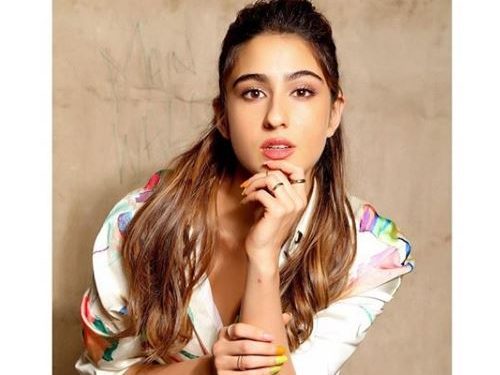 Sara Ali Khan shares mirror selfie with Kartik, Imtiaz