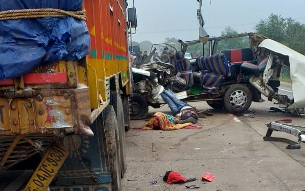 Three dead, four injured in Bolangir road mishap