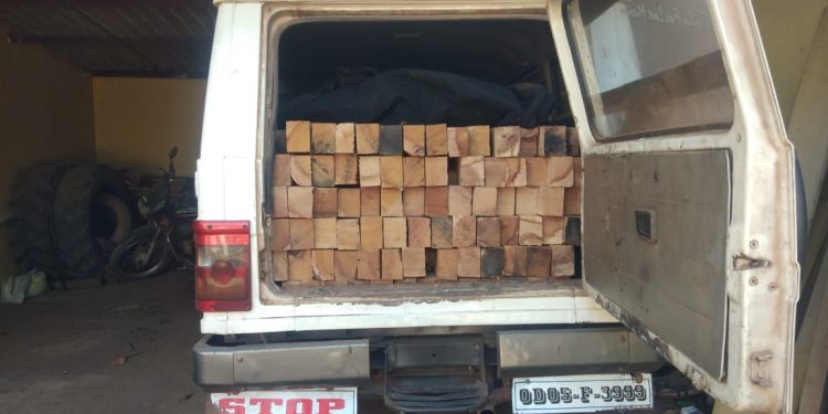 Three timber-laden vehicles seized in Keonjhar