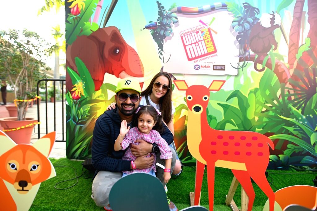 Rannvijay Singha has fun time with daughter at kids' fest