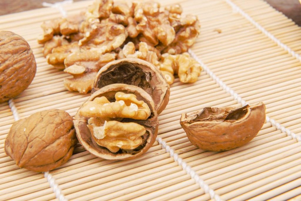 Women should eat walnut for healthy life