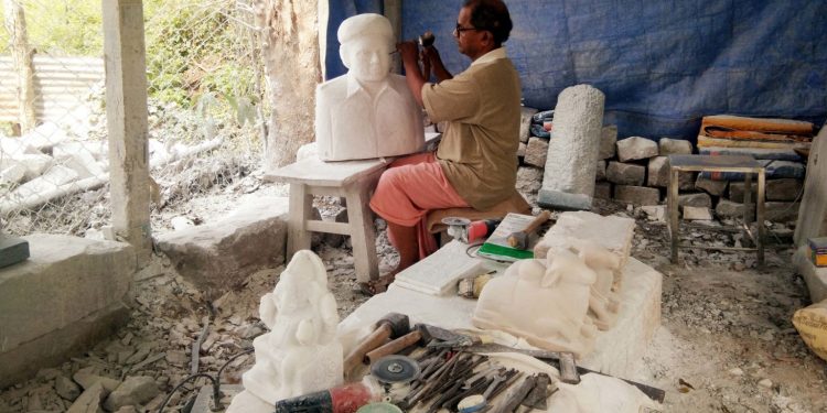 Bharat urges Gen X to take to sculpting