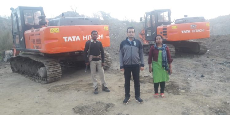 Stone smuggling: Two excavators, seven trucks seized