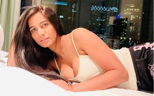 Erotic queen Poonam Pandey teases fans with short video; Watch   