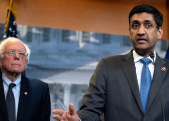 Ro Khanna (right)