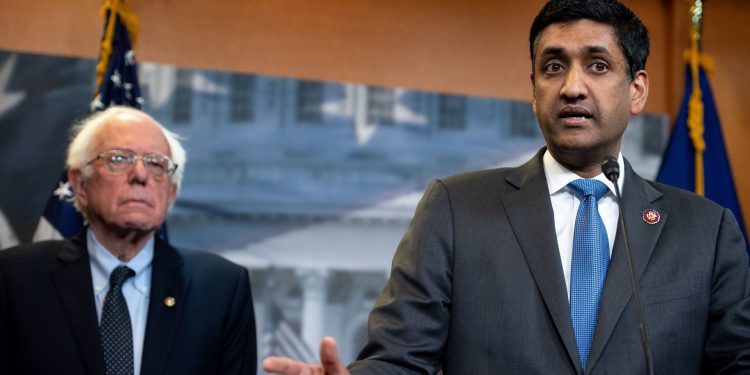 Ro Khanna (right)