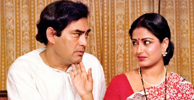 Do you know hit actress Moushumi Chatterjee used to cry in scenes without  glycerin? - OrissaPOST