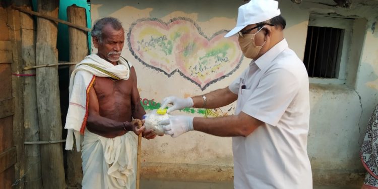 Postal department distributes food and essential commodities to needy in Kalahandi