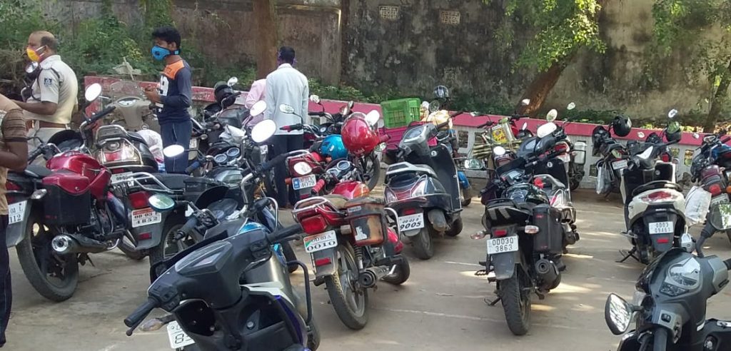 Police seize 30 bikes for violating lockdown norms in Bolangir