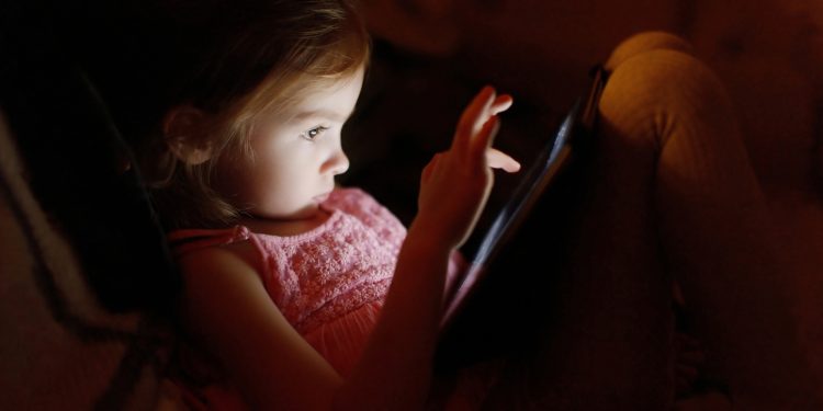 Screen time before bed is bad for kids