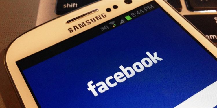 Samsung, Facebook donate smartphones, video-calling devices