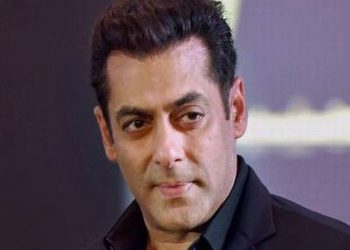 Salman Khan deposits money into accounts of 'Radhe' crew amid COVID-19 crises