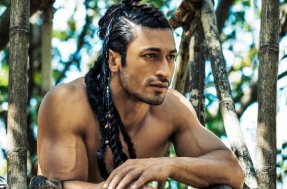 Vidyut Jammwal uses ancient martial art to light and put out his candles!