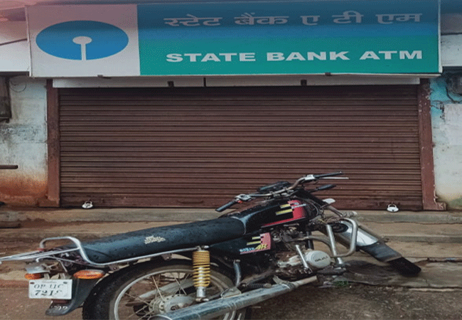 ‘No cash’ sign greets people at only ATM in Morada block of Mayurbhanj district