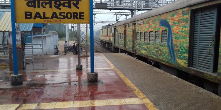 3000 migrants to arrive today, Balasore railway station extends curfew till midnight